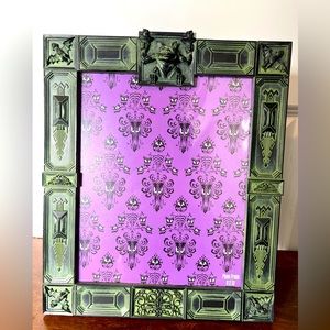 Disney Parks Merchandise Haunted Mansion 8 x 10 Gargoyle Photo Picture Frame